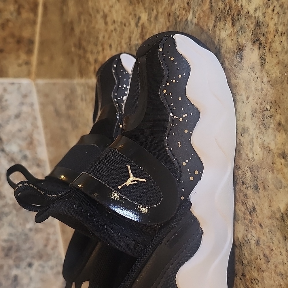 Jordan Toddler 23/7 PS 'Black Metallic Gold' US 6C - Picture 4 of 11